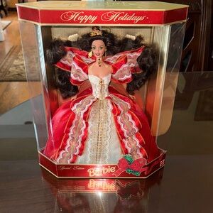 1997 Holiday Barbie Doll in Red and Gold Gown NWT
